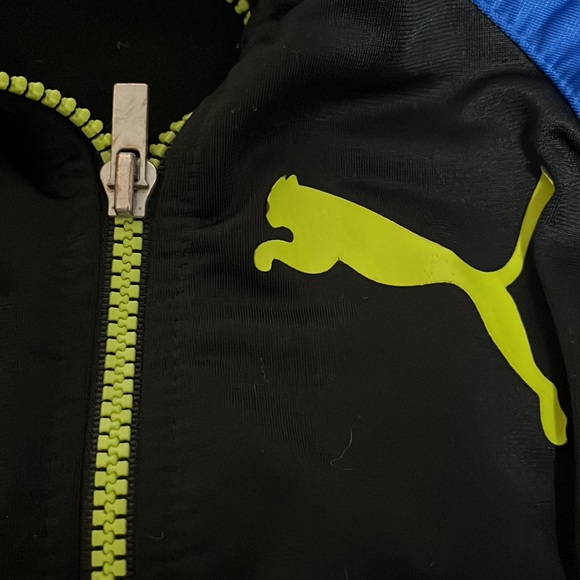 3/$6 Puma zip-up jacket 4T - Picture 3 of 6